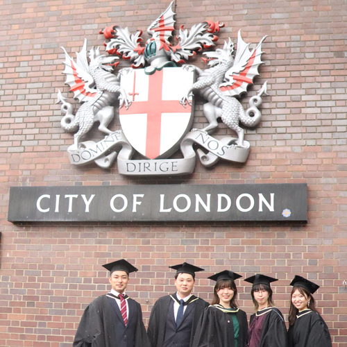 ＜速報＞5期生12名がロンドン大学の学位取得確定！！ロンドン大学と武蔵大学とのパラレル・ディグリー・プログラム(PDP)